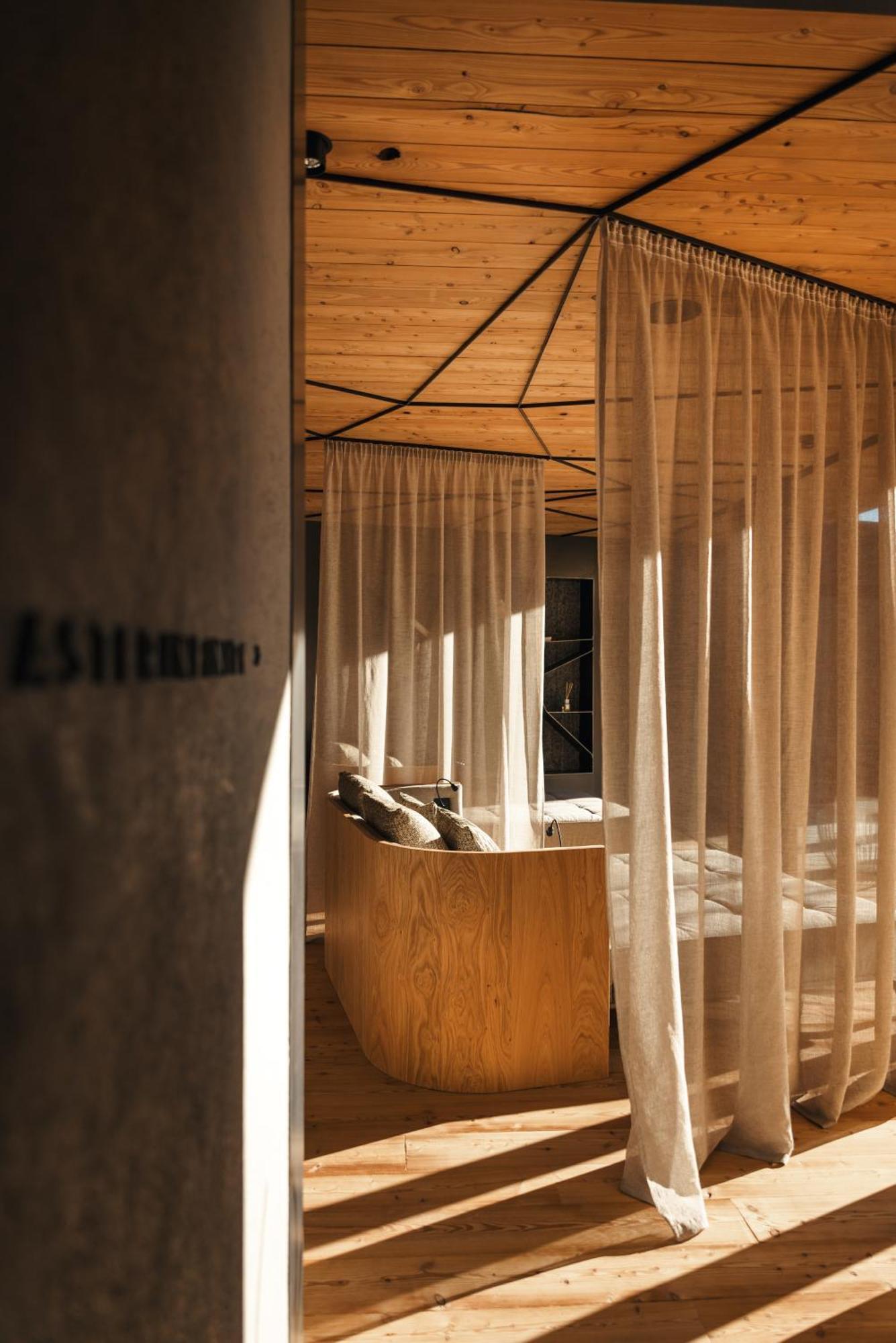 Aster Boutique Hotel & Chalets Fuegenberg Exterior photo