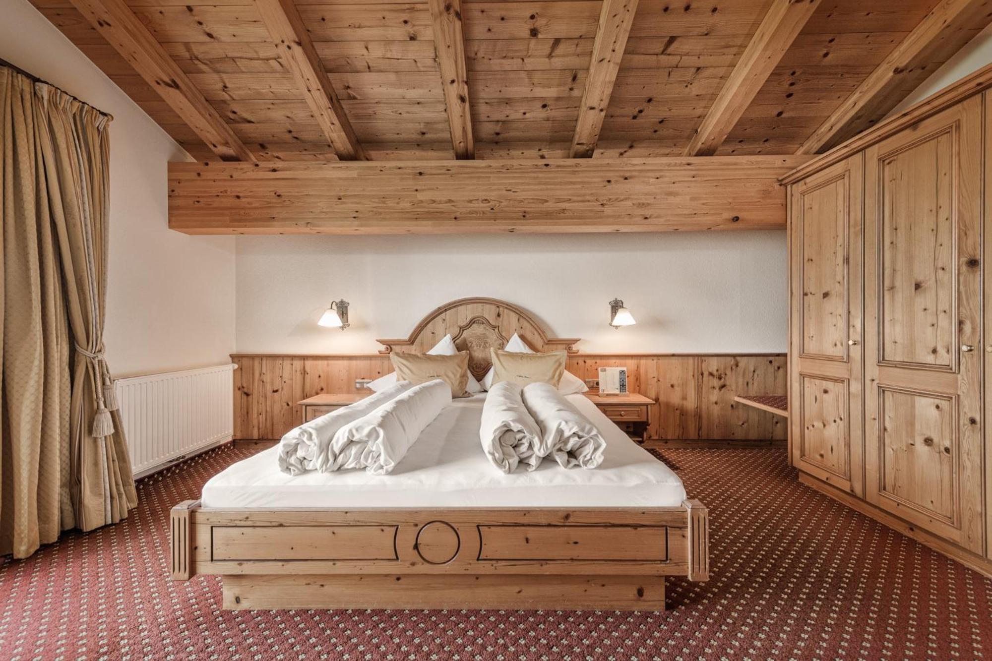 Aster Boutique Hotel & Chalets Fuegenberg Room photo