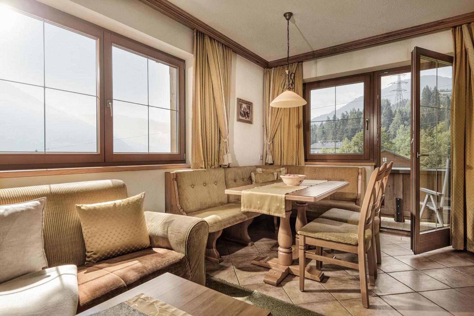 Aster Boutique Hotel & Chalets Fuegenberg Room photo